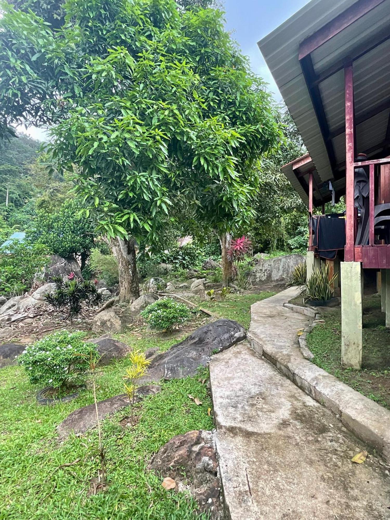 Abc Chalet Tioman Kampong Ayer Batang Exteriör bild